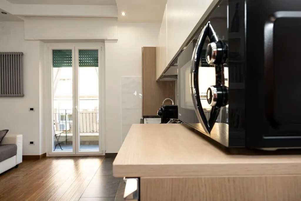 Stylish Apartment Rome Air Conditionig Wifi Tv 50 Metro 4 Minutes Away