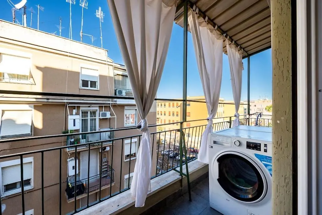 Stylish Apartment Rome Air Conditionig Wifi Tv 50 Metro 4 Minutes Away